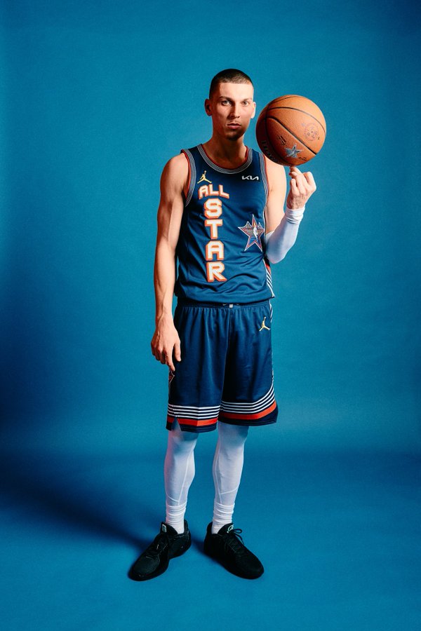 一位深受球 一位深受球