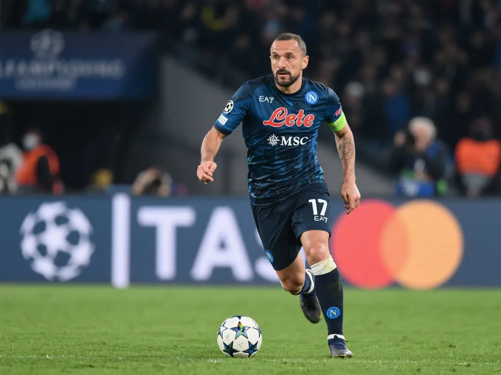 在當前足球 在當前足球